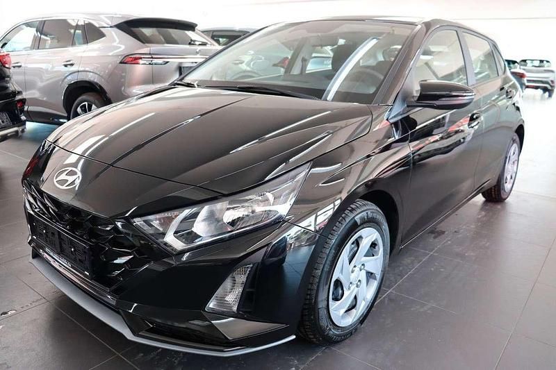 Phantom black Neu 2025 Hyundai i20 Limousine | 19.680 € (Superpreis) - Bild 1/4