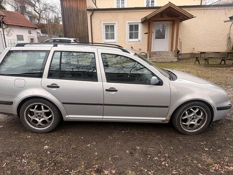 Second-hand VW Golf IV 1999 Argintiu Break