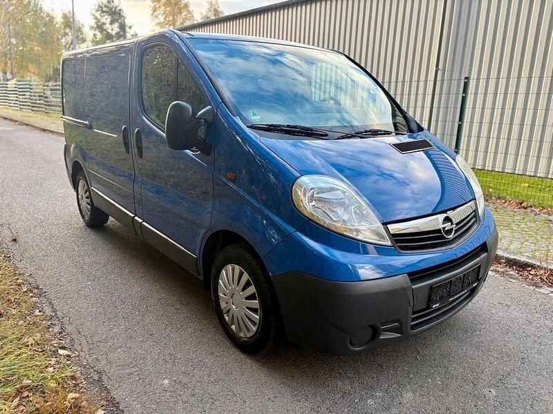 Gebraucht Opel Vivaro 114 PS (83 kW) 2011 Blau Van / Kleinbus