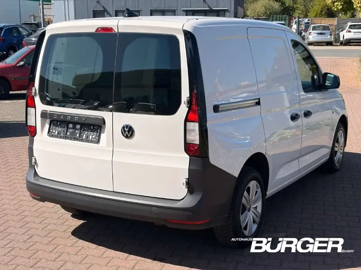 Gebraucht VW Caddy R 102 PS (75 kW) 2021 Weiss Van / Kleinbus