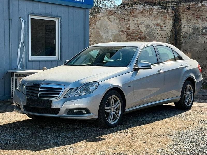 Gebraucht Mercedes E220 170 PS (125 kW) 2009 Silber Limousine