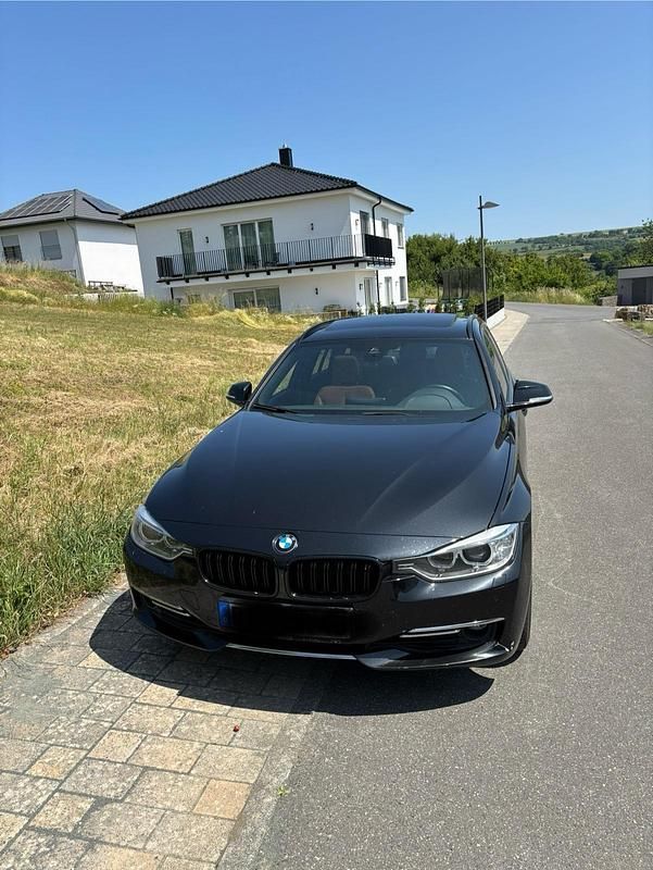 Gebraucht BMW 325 218 PS (160 kW) 2013 Schwarz Kombi