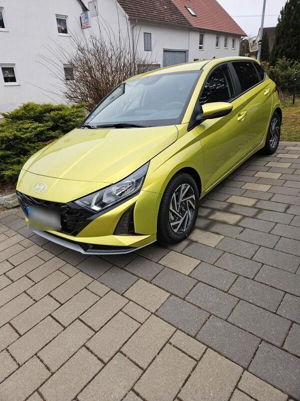 Grün Neu 2025 Hyundai i20 Kleinwagen | 17.850 € (Superpreis) - Bild 1/4