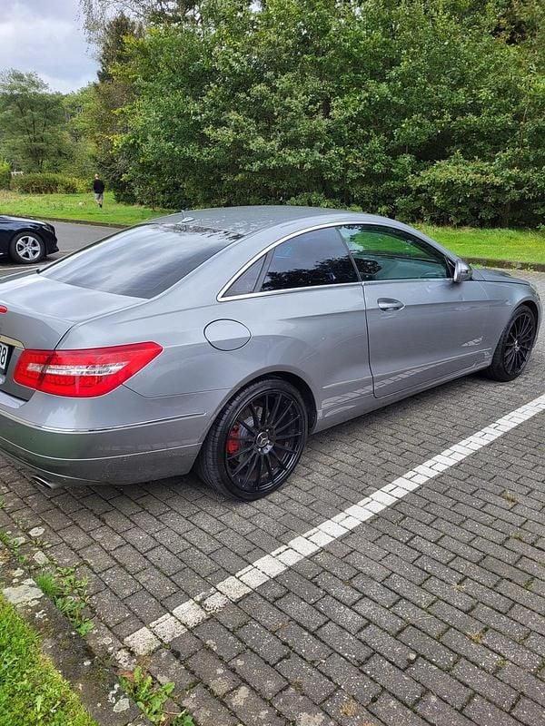 Gebraucht Mercedes E350 306 PS (225 kW) 2009 Grau Coupé