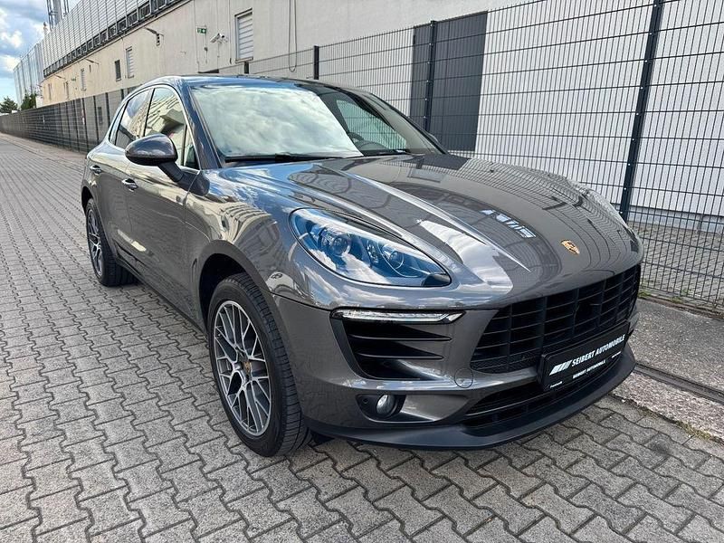 Grau Gebraucht 2015 Porsche Macan S SUV | 39.450 € (Fairer Preis) - Bild 1/4