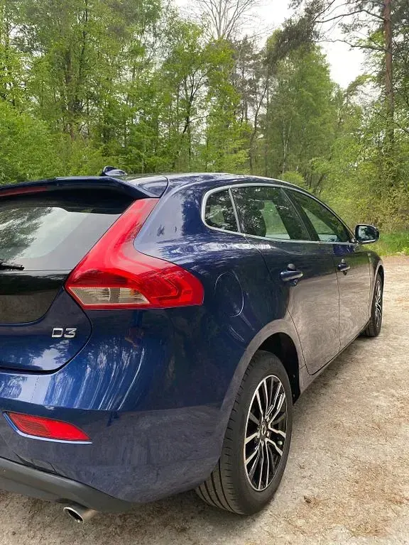 Gebraucht Volvo V40 Ocean Race 150 PS (110 kW) 2015 Blau Limousine