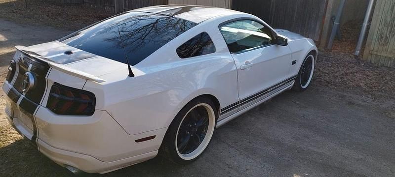 Gebraucht Ford Mustang 305 PS (224 kW) 2012 Weiß