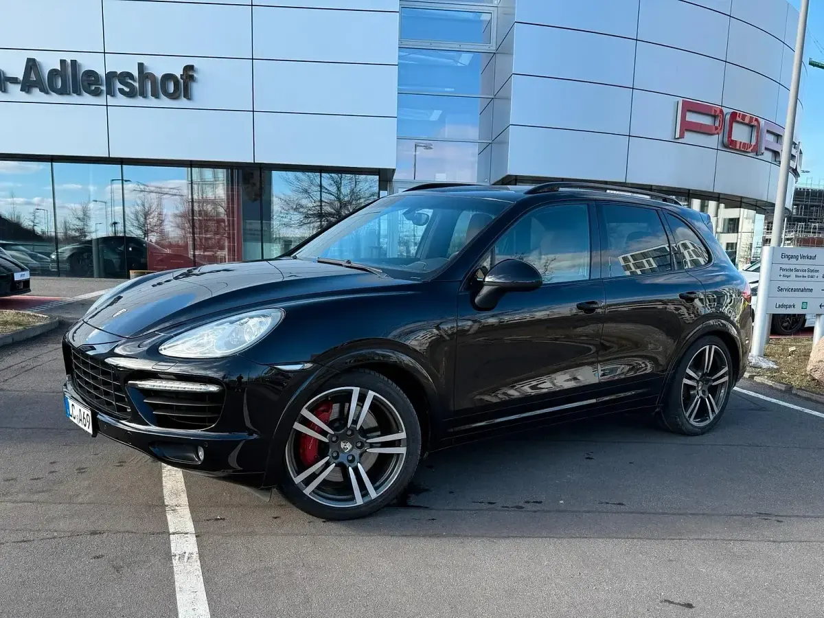 Gebraucht Porsche Cayenne Turbo 500 PS (367 kW) 2012 Schwarz SUV
