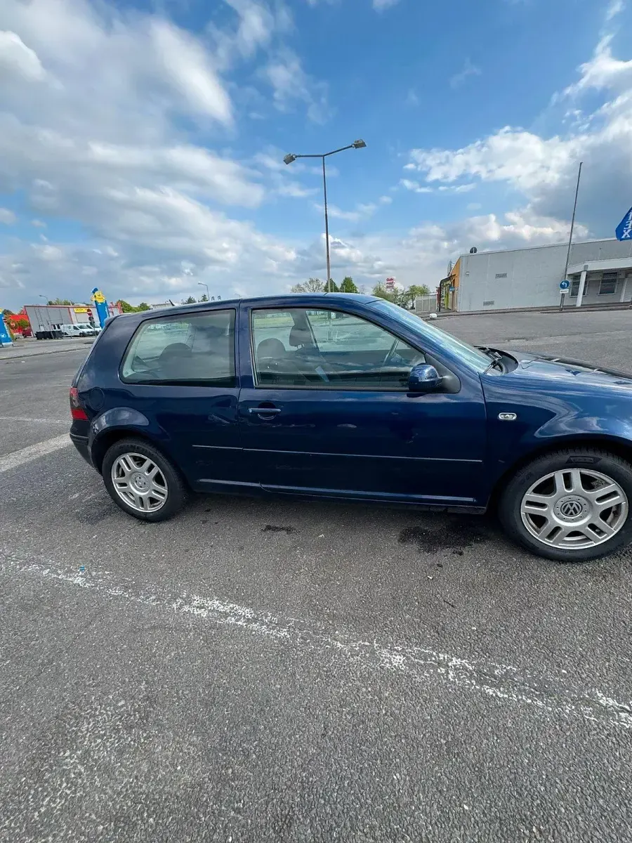 Gebraucht VW Golf III 74 PS (54 kW) 1999 Blau Kleinwagen