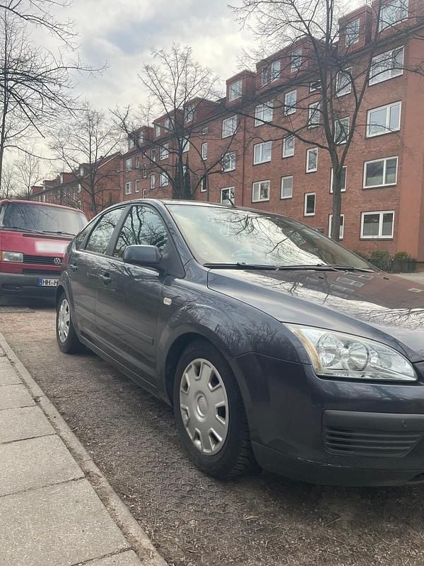 Gebraucht Ford Focus 100 PS (73 kW) 2006 Grau Limousine