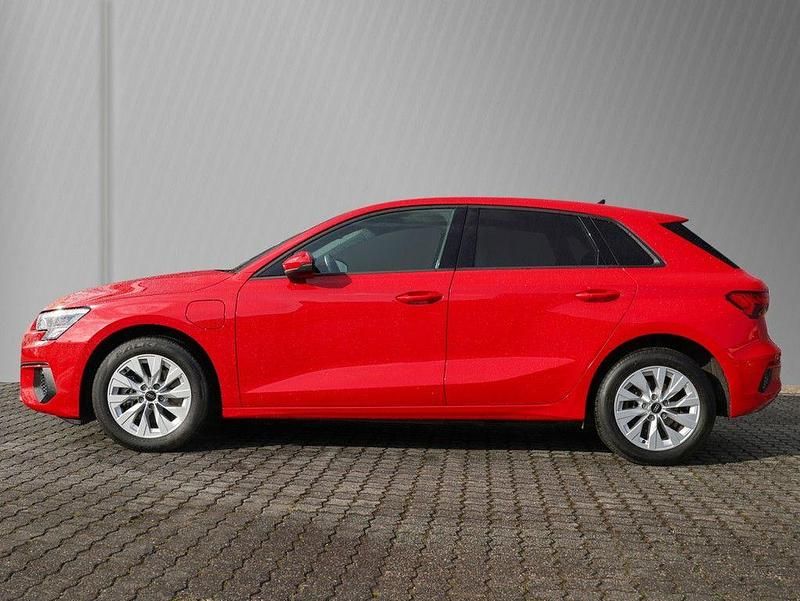 Gebraucht Audi A3 204 PS (150 kW) 2023 Tangorot metallic Limousine