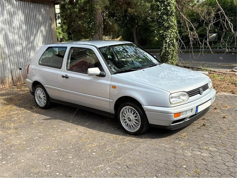 Silber Gebraucht 1996 VW Golf III Kleinwagen | 1.500 € (Guter Preis) - Bild 1/4
