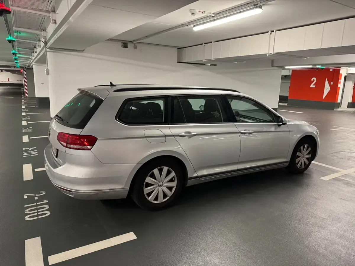 Gebraucht VW Passat 120 PS (88 kW) 2015 Silber Kombi