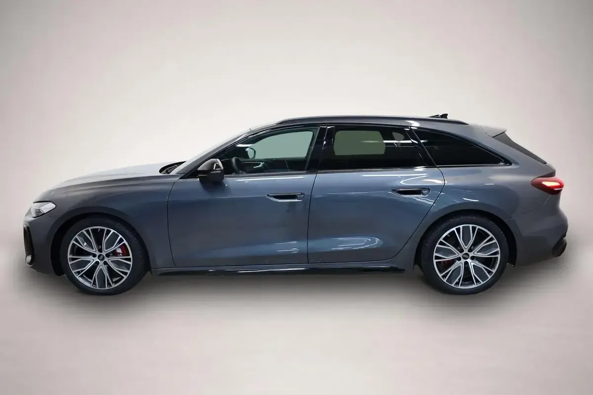 Gebraucht Audi S5 Ambiente 367 PS (269 kW) 2025 Manufacturer Kombi
