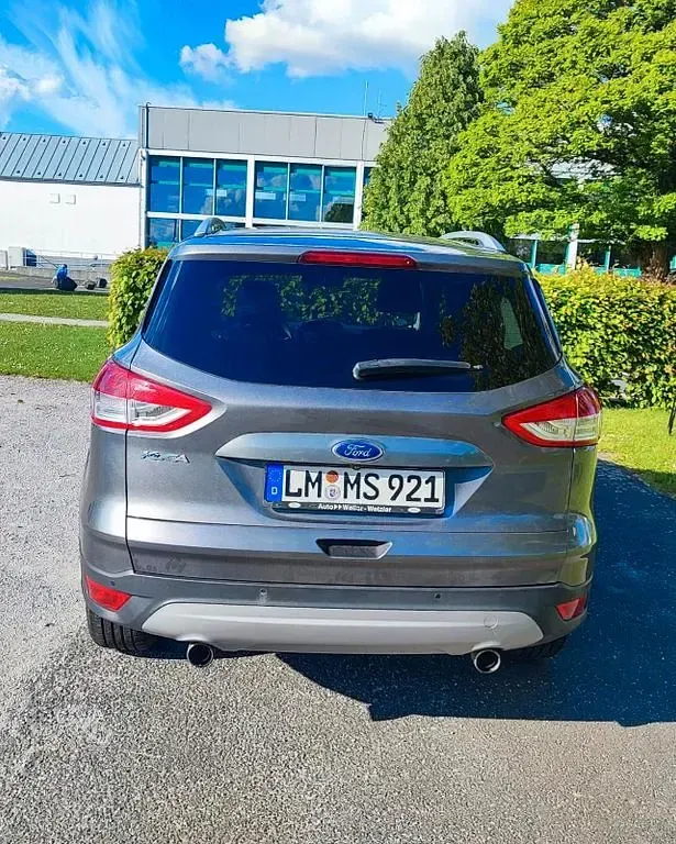 Usado Ford Kuga Titanium 163 HP (119 kW) 2013 Cinzento SUV