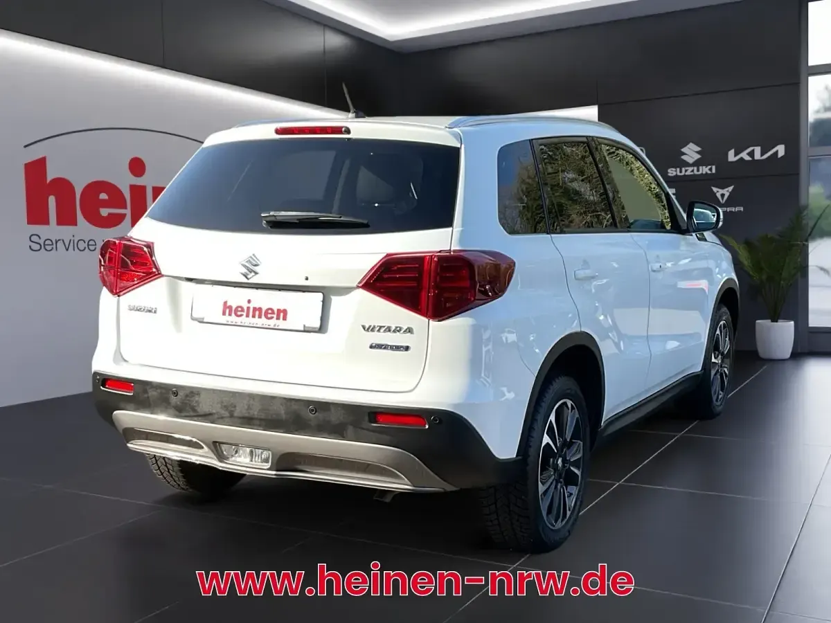 Gebraucht Suzuki Vitara Comfort+ 140 PS (102 kW) 2021 Weiß SUV