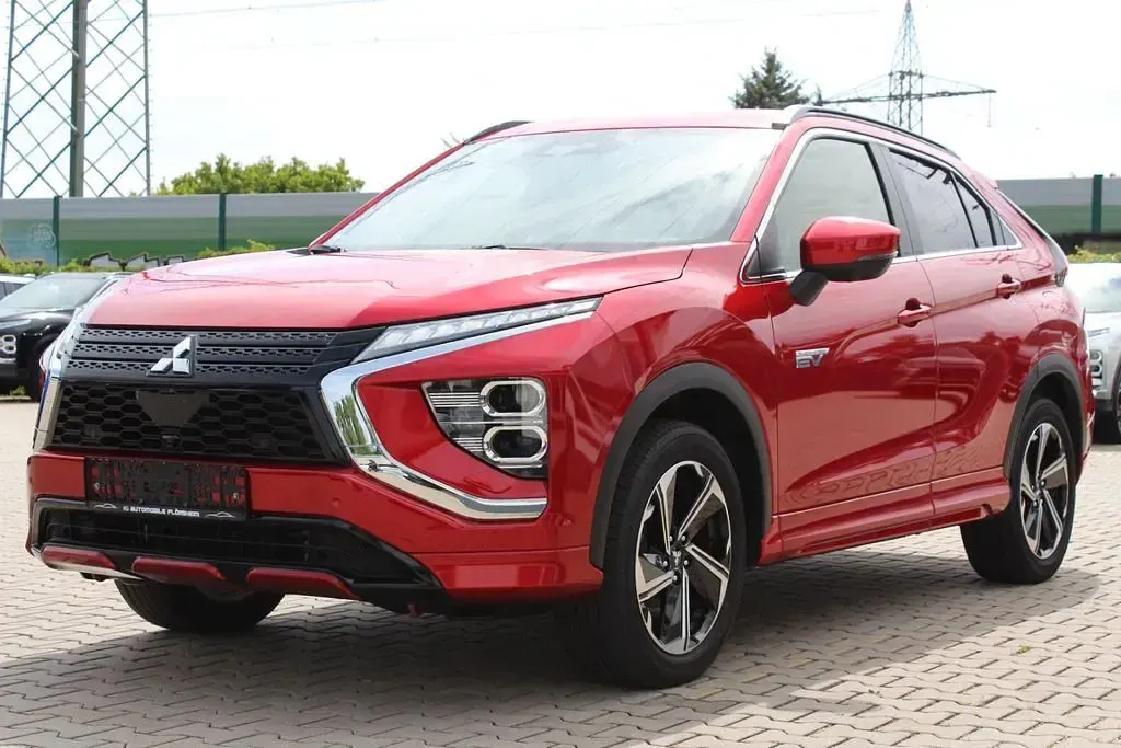 Gebraucht Mitsubishi Eclipse Cross Plus 188 PS (138 kW) 2022 Rot SUV