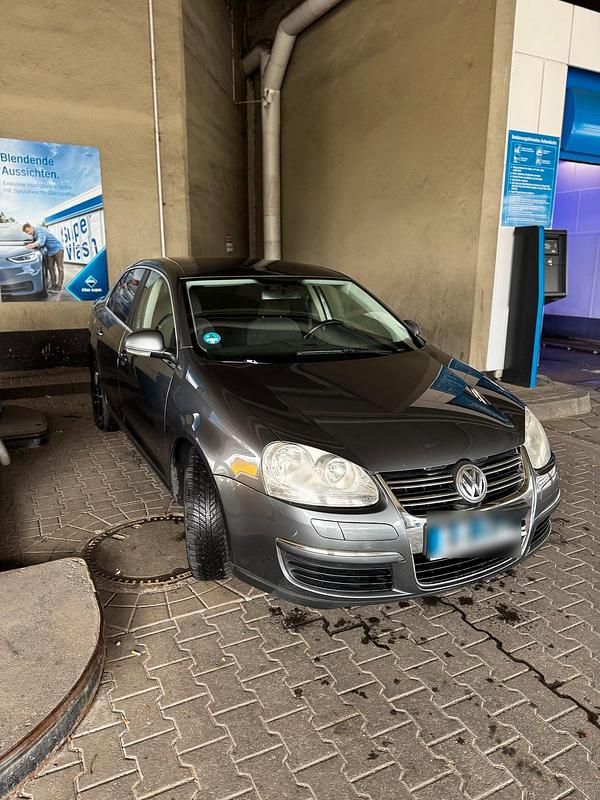 Gebraucht VW Jetta 77 PS (56 kW) 2007 Grau Limousine