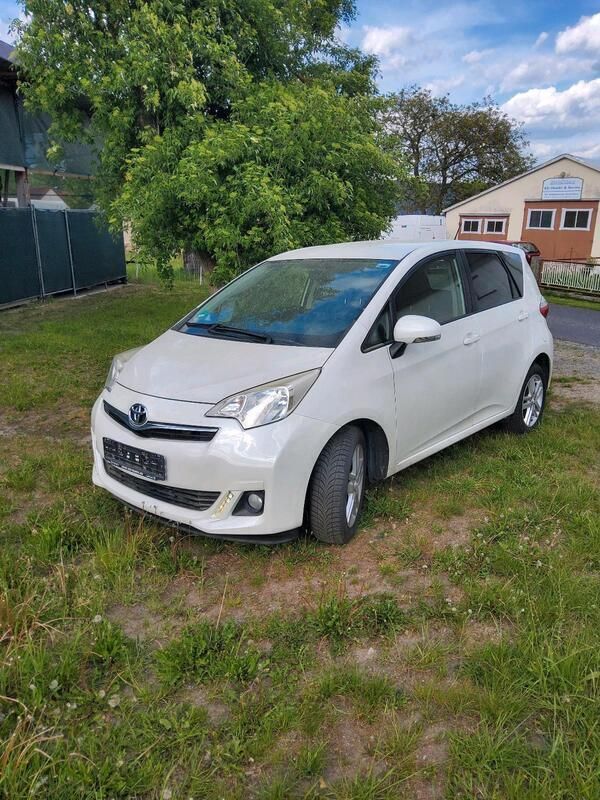 Gebraucht 2012 Toyota Verso-S Van / Kleinbus | 7.300 € (Fairer Preis) - Bild 1/4