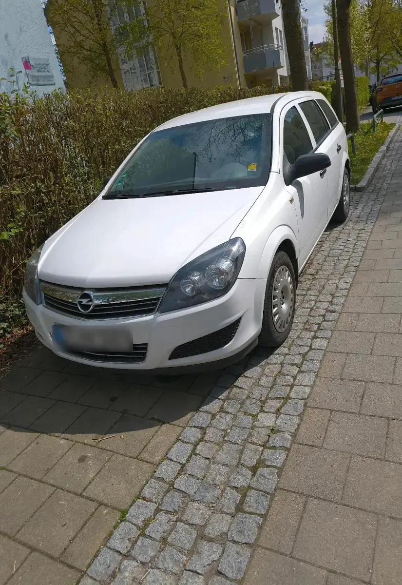 Gebraucht Opel Astra 110 PS (80 kW) 2009 Weiß Kombi