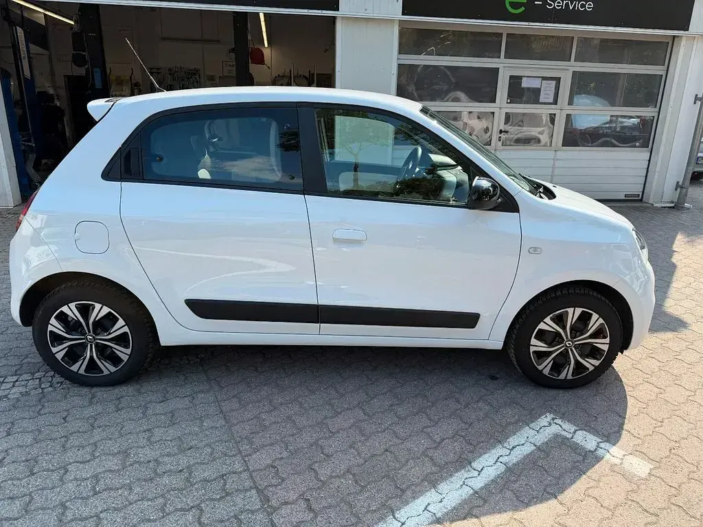 Gebraucht Renault Twingo SE 65 PS (47 kW) 2022 Crystal weiss Kleinwagen