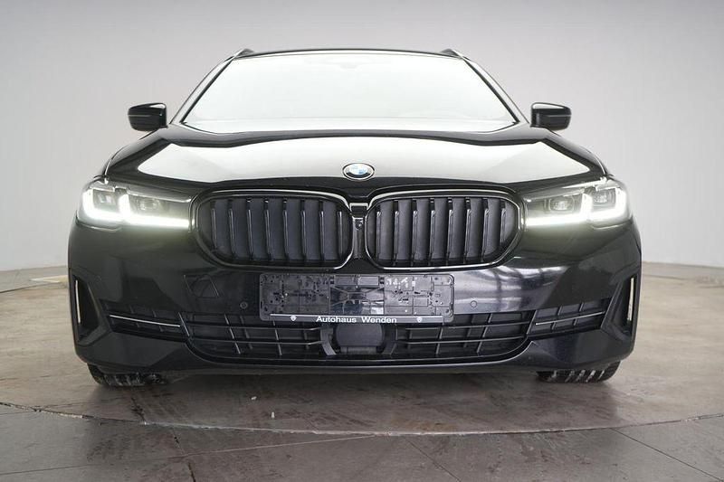Gebraucht BMW 520 Performance 190 PS (139 kW) 2022 Schwarz Kombi