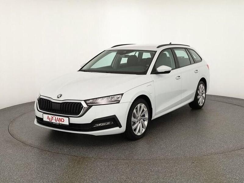 Weiss Gebraucht 2022 Skoda Octavia | 26.990 € (Fairer Preis) - Bild 1/4