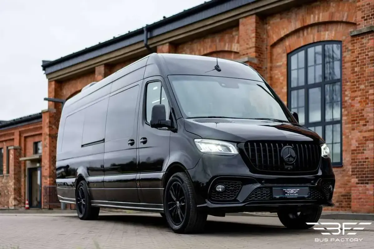 Neu Mercedes Sprinter 190 PS (139 kW) 2026 Schwarz Van