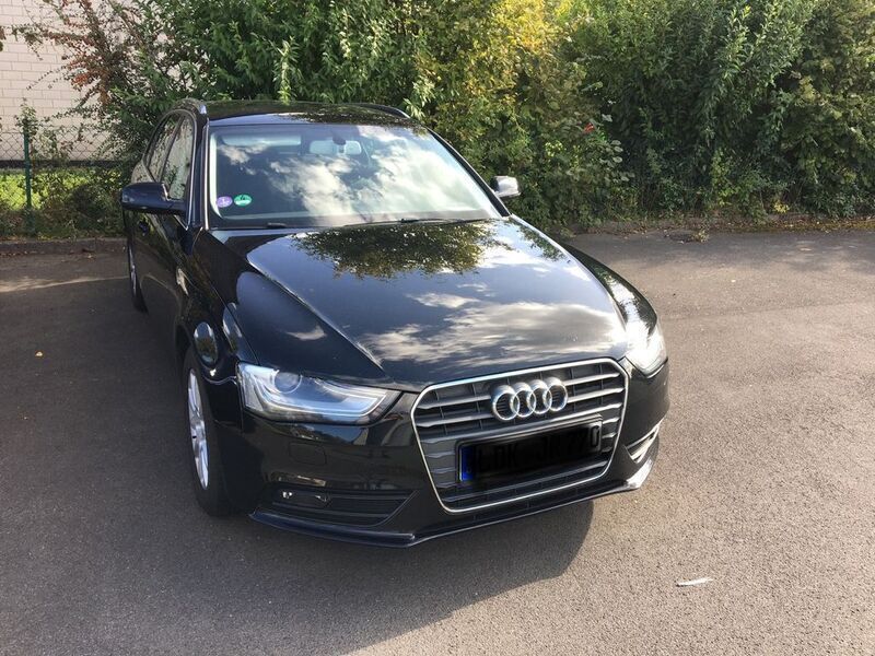 Schwarz Gebraucht 2012 Audi A4 Design Kombi | 12.990 € (Teuer) - Bild 1/4