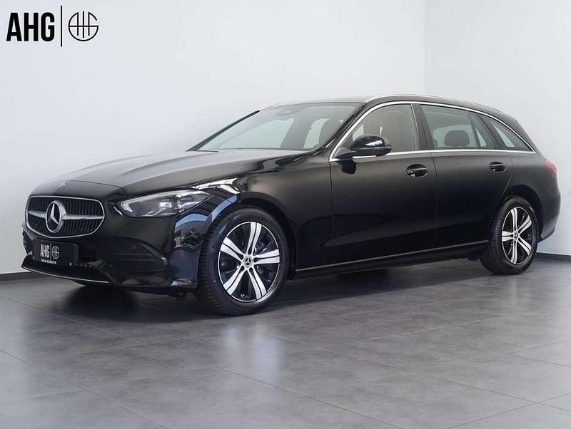 Gebraucht Mercedes C200 Avantgarde 163 PS (119 kW) 2024 Schwarz Kombi