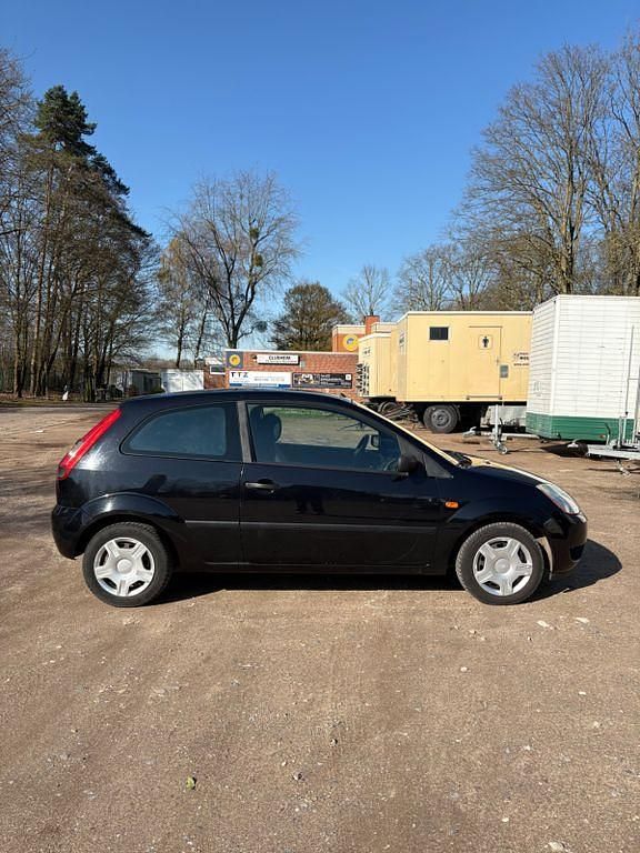 Gebraucht Ford Fiesta 69 PS (50 kW) 2005 Schwarz Kleinwagen