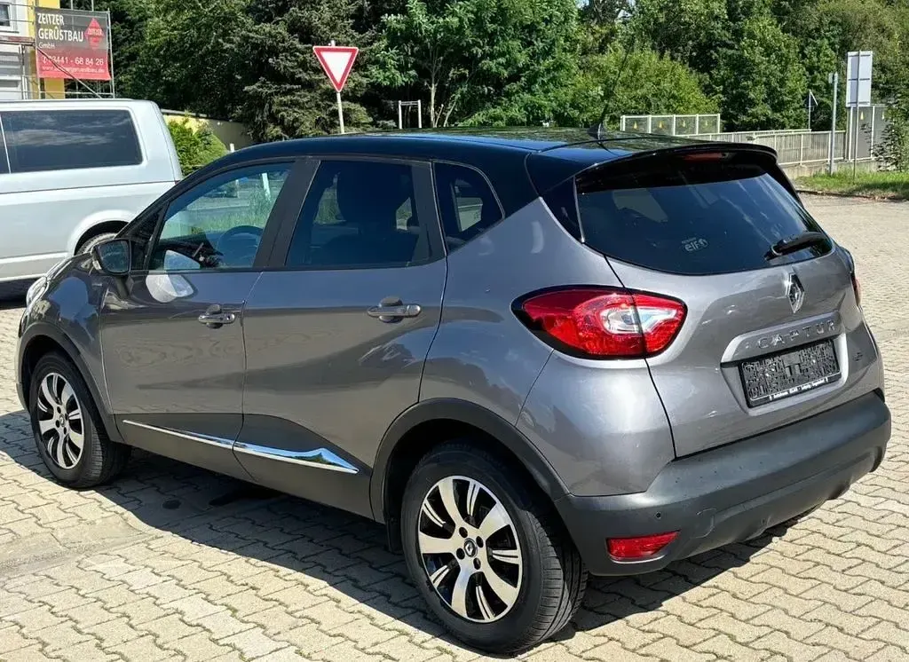 Gebraucht Renault Captur Life 90 PS (66 kW) 2017 Grau SUV