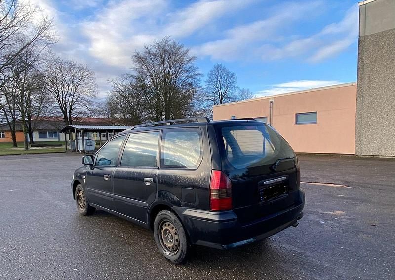 Gebraucht Mitsubishi Space Wagon 150 PS (110 kW) 2003 Schwarz Van / Kleinbus