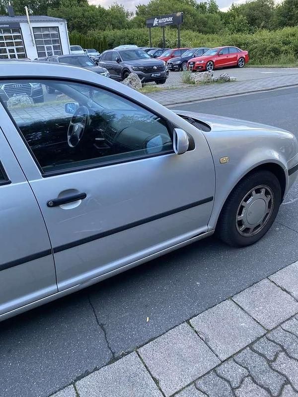 Gebraucht VW Golf IV 54 PS (39 kW) 2000 Grau Limousine