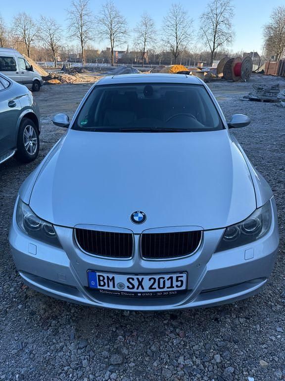 Gebraucht BMW 320 150 PS (110 kW) 2005 Silber Limousine