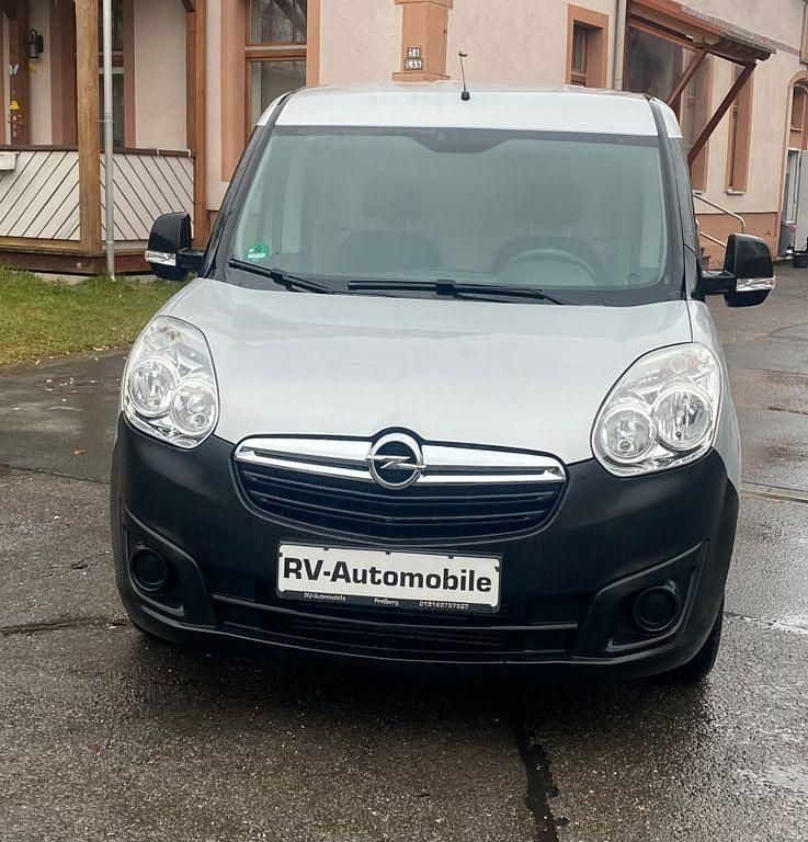 Gebraucht Opel Combo 90 PS (66 kW) 2016 Silber Van / Kleinbus