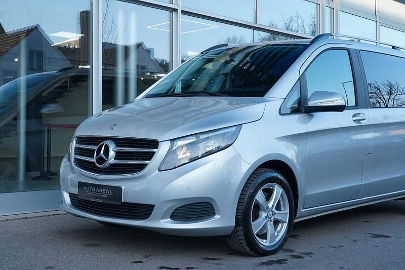 Gebraucht Mercedes V250 Edition 190 PS (139 kW) 2015 Silber Van / Kleinbus