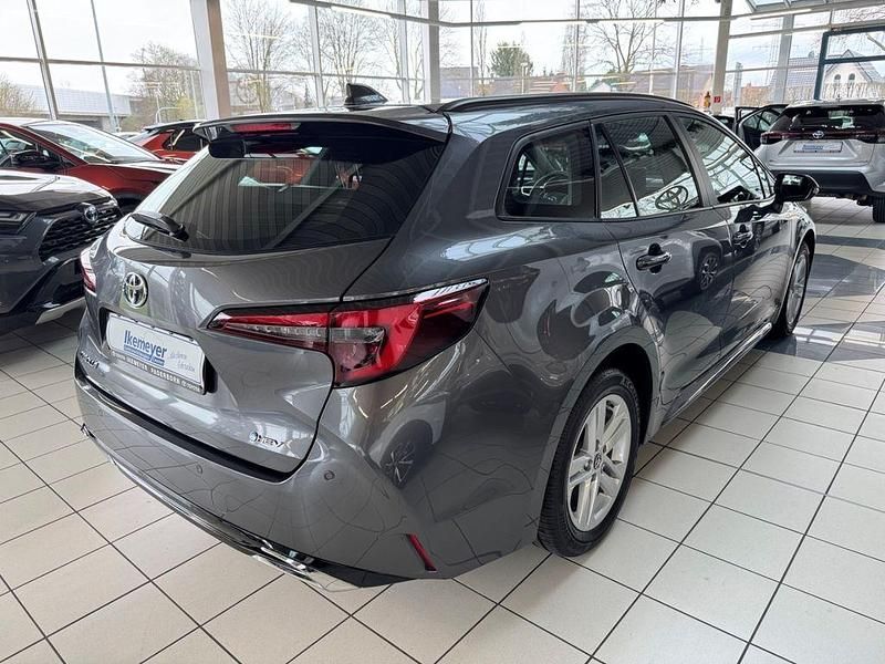 Gebraucht Toyota Corolla Team 140 PS (102 kW) 2025 Grau Kombi