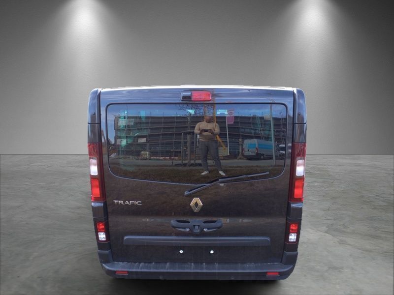 Gebraucht Renault Trafic Life 150 PS (110 kW) 2023 Schwarz Van / Kleinbus