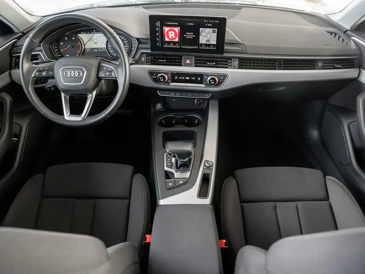 Używany Audi A4 Advanced Plus 163 KM (119 kW) 2022 Czarny Kombi