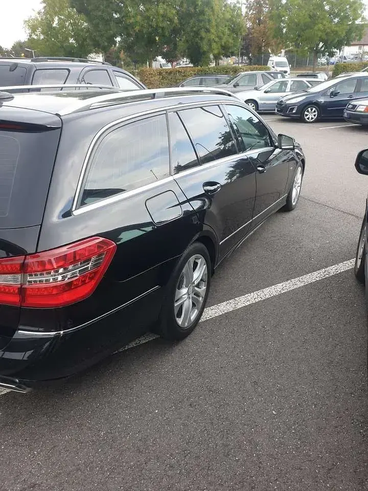 Gebraucht Mercedes E250 Avantgarde 204 PS (150 kW) 2010 Kombi