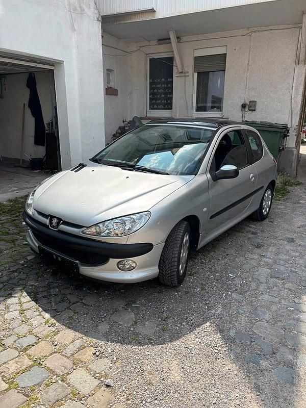 Silber Gebraucht 2006 Peugeot 206 Kleinwagen | 800 € (Superpreis) - Bild 1/4