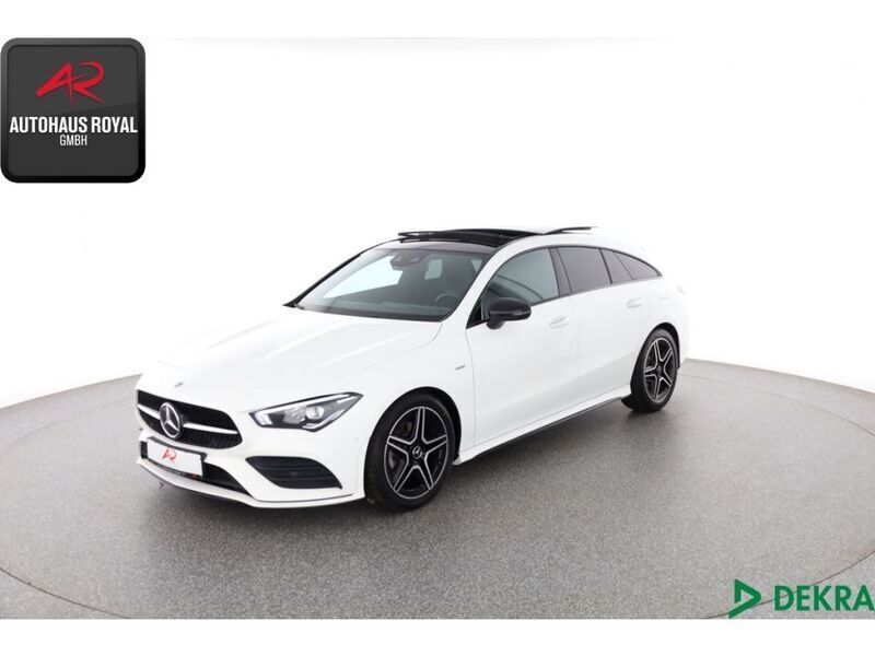 Weiss Gebraucht 2022 Mercedes CLA200 AMG Kombi | 32.880 € (Teuer) - Bild 1/4