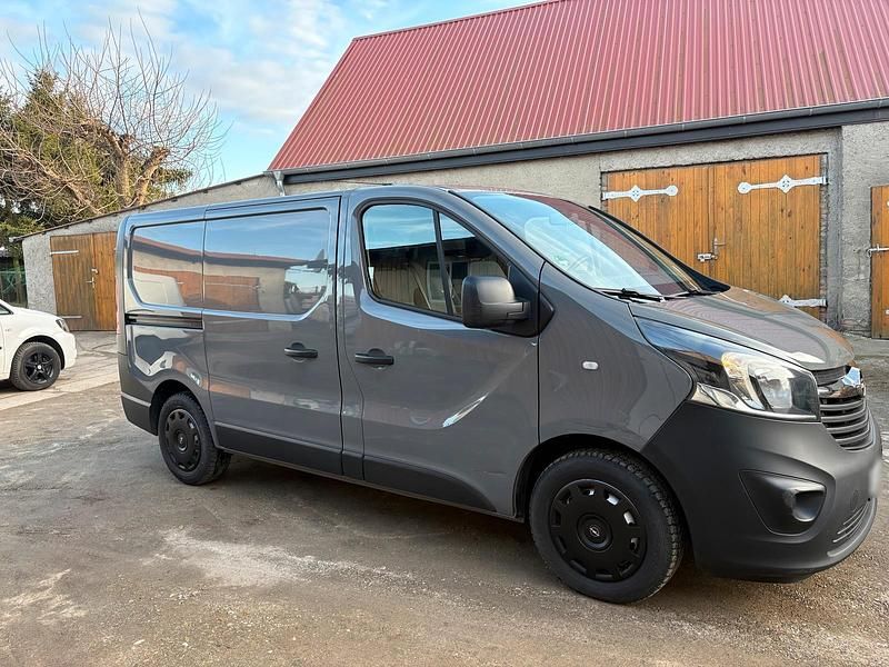 Gebraucht Opel Vivaro 145 PS (106 kW) 2017 Grau Van / Kleinbus