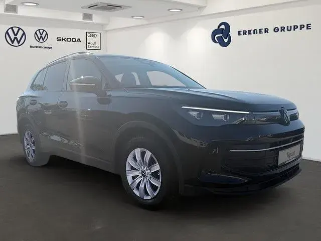 Gebraucht VW Tiguan 150 PS (110 kW) 2026 Grenadillschwarz metallic SUV