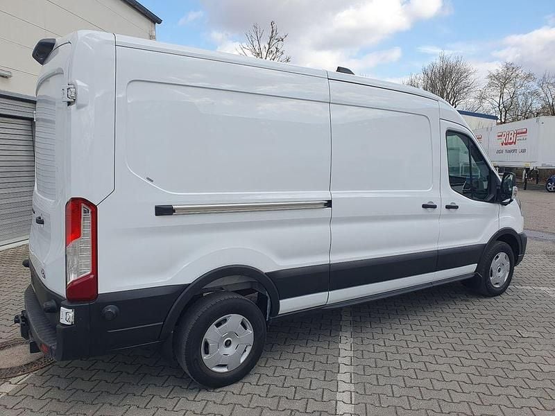 Gebraucht Ford Transit Trend 131 PS (96 kW) 2025 Weiß Van / Kleinbus