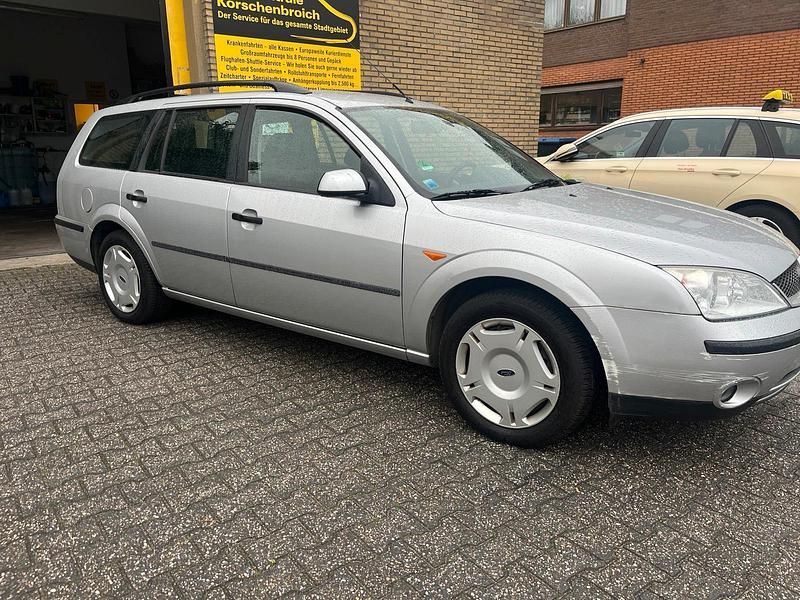 Gebraucht Ford Mondeo 120 PS (88 kW) 2003 Silber Kombi