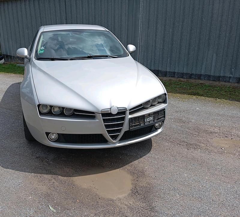 Silber Gebraucht 2005 Alfa Romeo 159 Limousine | 1.450 € (Guter Preis) - Bild 1/4