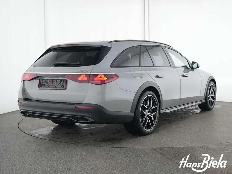 Gebraucht Mercedes E300 Night 313 PS (230 kW) 2025 Manufaktur lack manufaktur alp Kombi