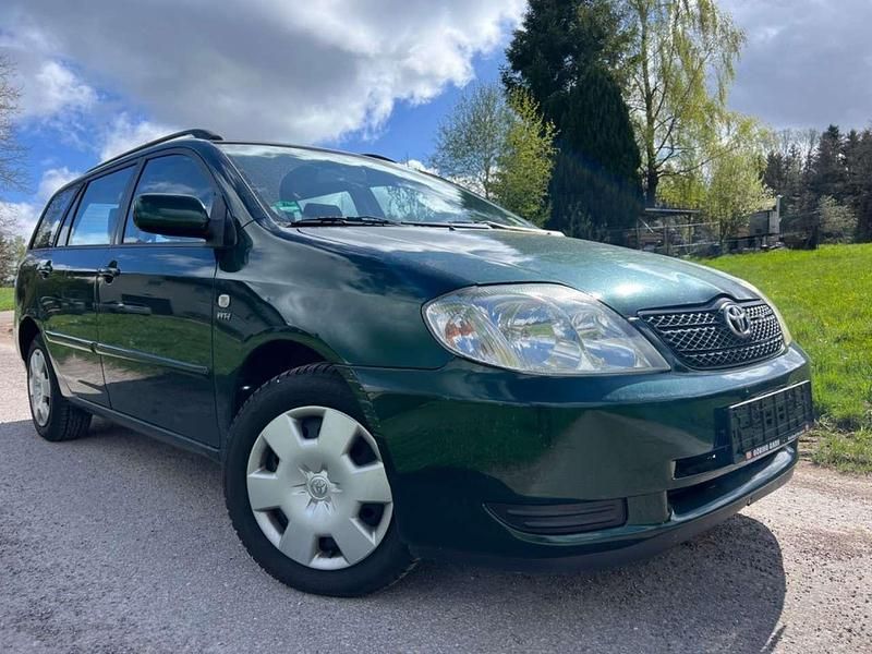 Grün Gebraucht 2002 Toyota Corolla Kombi | 2.998 € (Fairer Preis) - Bild 1/4
